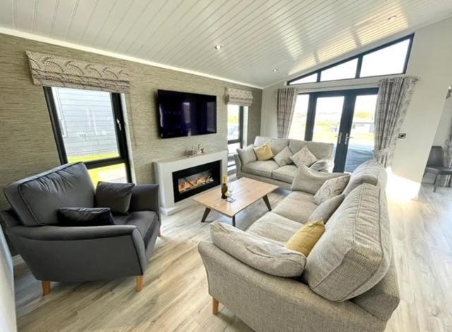 *Luxury Holiday Home With Hot Tub Close To Beach* Penally 외부 사진