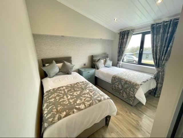 *Luxury Holiday Home With Hot Tub Close To Beach* Penally 외부 사진